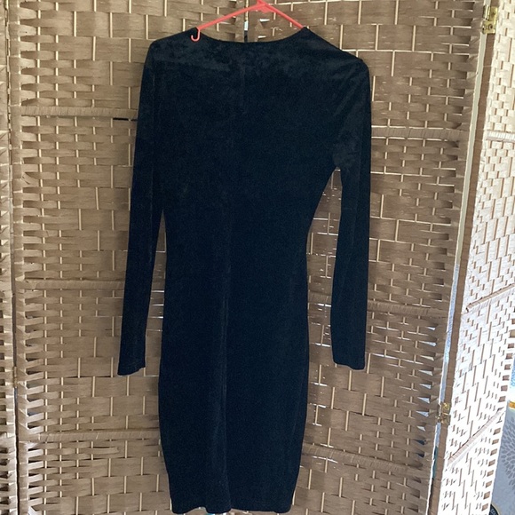 NWOT TROVARE’ bl velour crushed dress w/ gold clasp on waist. Chic. Medium. - Picture 3 of 10